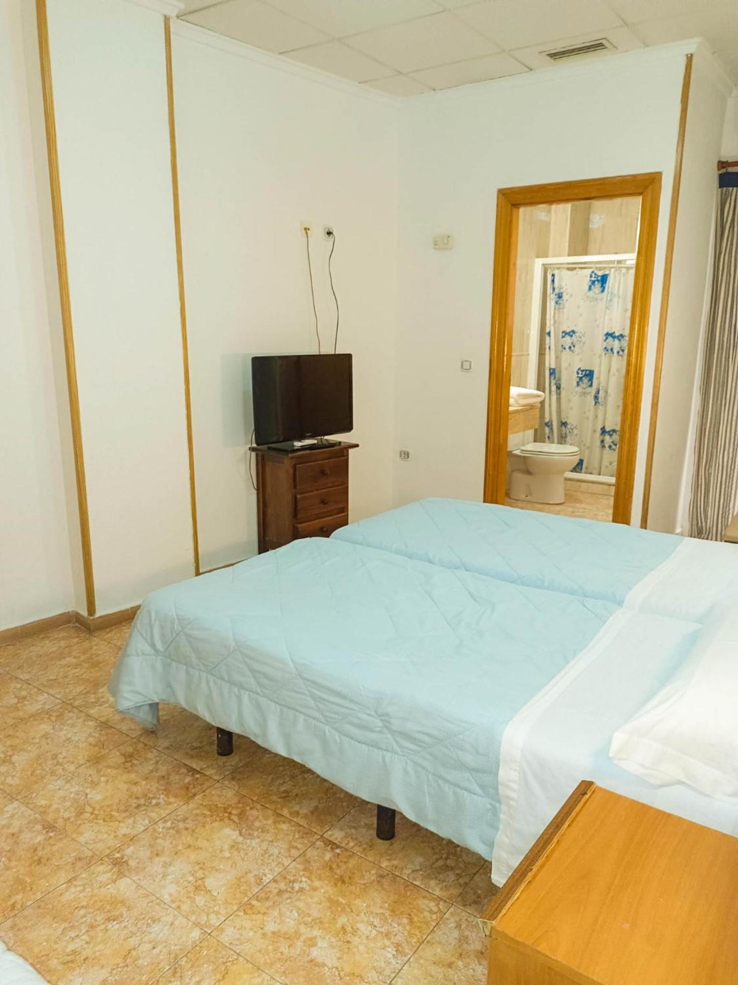 Hostal Gran Via Levante Torrevieja Esterno foto