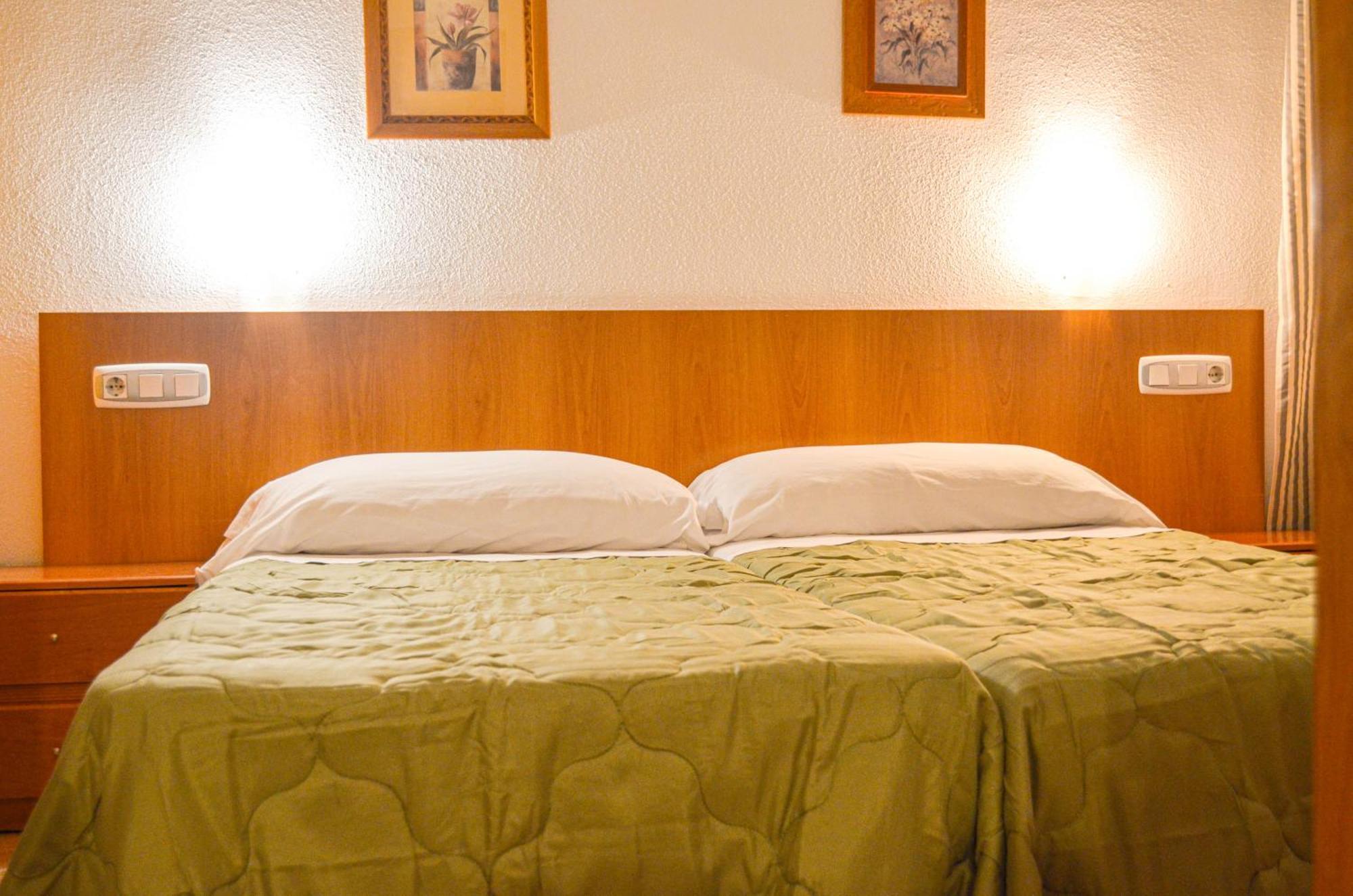 Hostal Gran Via Levante Torrevieja Esterno foto